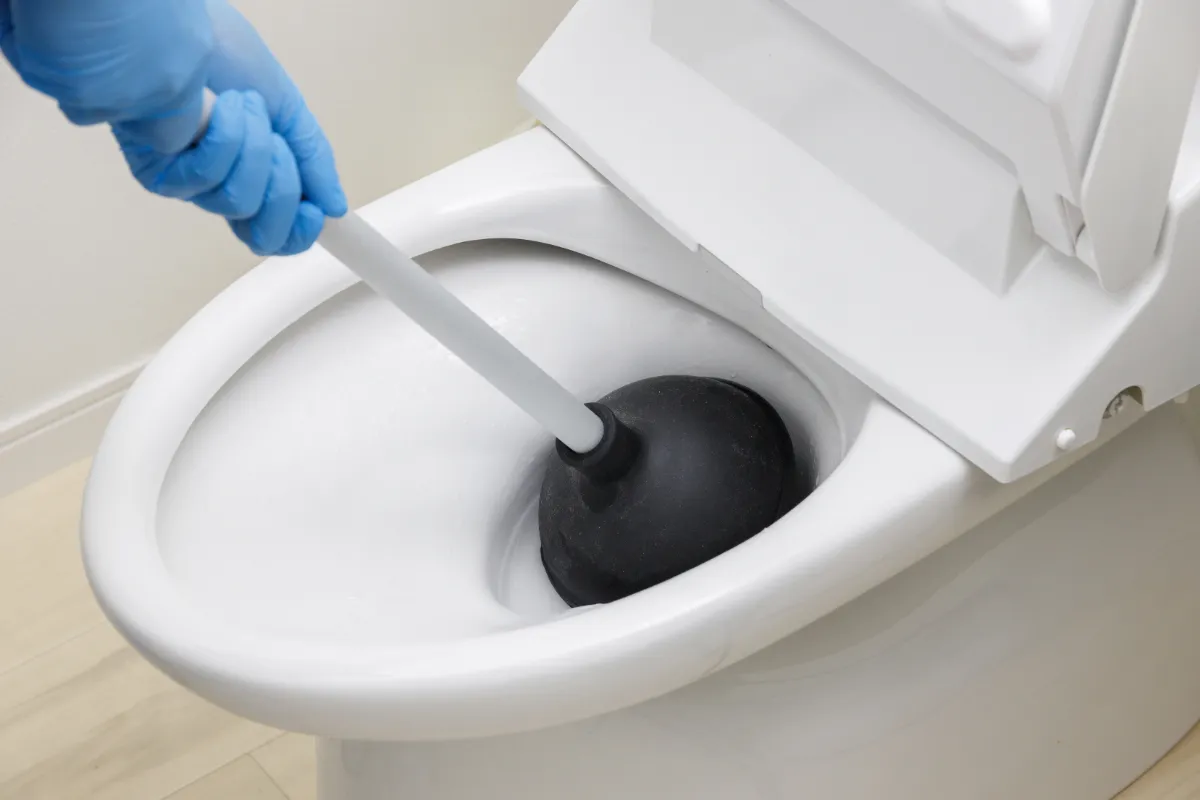 トイレが詰まった